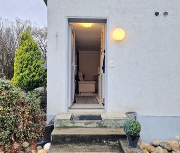 "Attraktive Duplexwohnung mit separatem Eingang!" - Photo 1