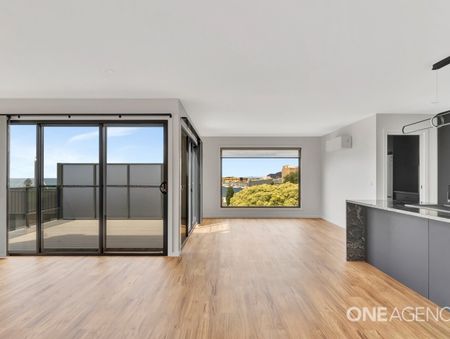 Stunning new build with amazing city and sea views - Photo 2