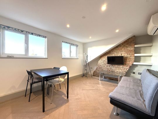 Utilities & Wifi included - The Avenue, London, W13 8JR - Photo 1