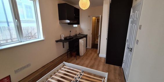 Studio to rent - Photo 3