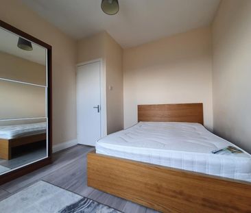Clarence Road, London E5 - Photo 1