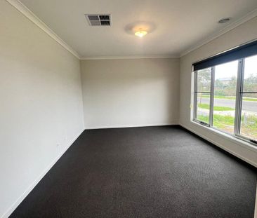 Magnificent Living Spaces, Luxurious Amenities, Unmatched Elegance! - Photo 3