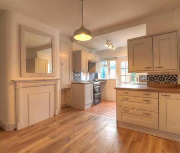 2 bedroom terraced house to rent - Photo 4