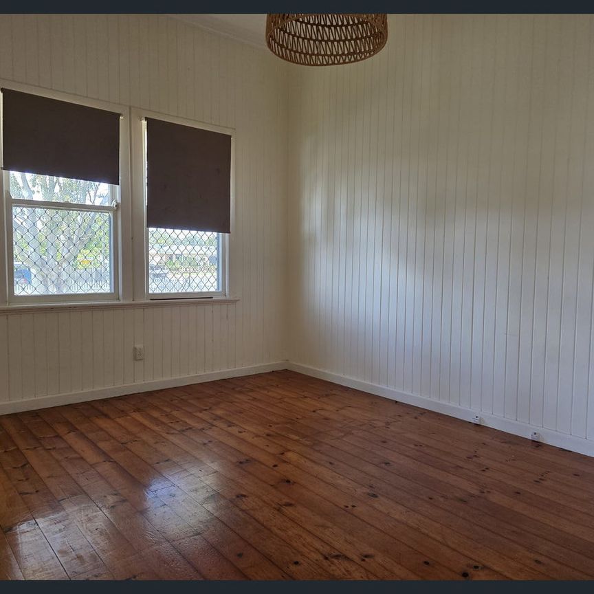 Charming 3 Bedroom Cottage - Photo 1