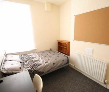 7 Bed - 12 Ebberston Terrace, Hyde Park, Leeds - LS6 1AU - Student - Photo 2