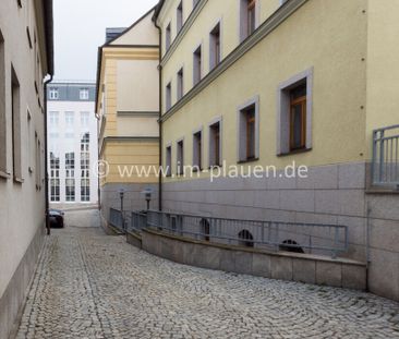 Renovierte 2-Zimmer-DG-Wohnung im Zentrum von Auerbach – Jetzt einz... - Foto 1
