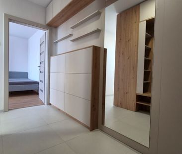 Moderne vybavený a zariadený 1-izbový byt s balkónom na sídlisku JUH – Fotografia 2