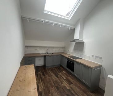 2 bedroom maisonette to rent - Photo 2