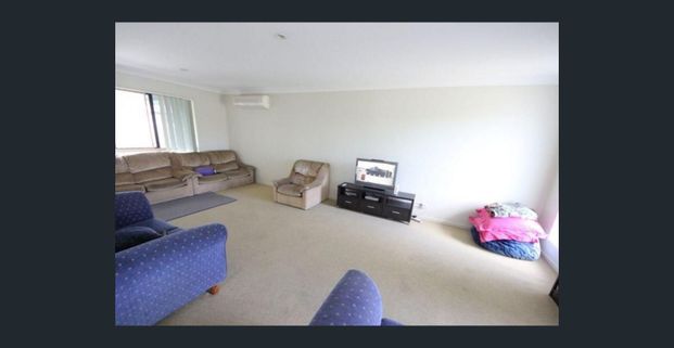 Spacious Family Home - Photo 1