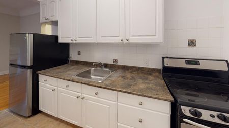 235 Charlotte St - Photo 4