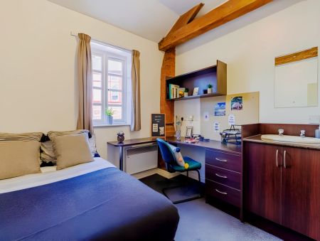 Premium Non En Suite (Truro Works) - Photo 4