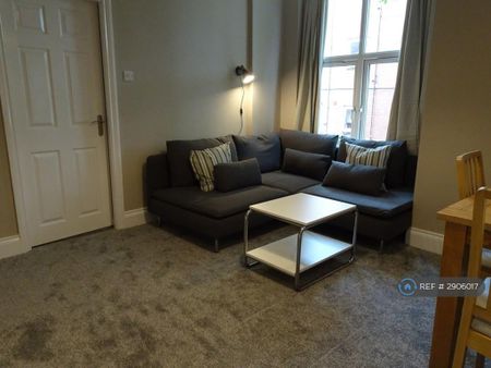 3 bedroom flat to rent - Photo 3