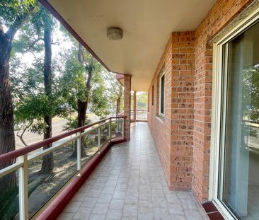 SPACIOUS TWO BEDROOM APARTMENT - Photo 6