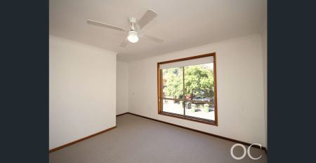 Open The Door to Comfortable Living in Modbury - Photo 2