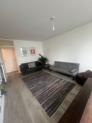 2 Bed Maisonette, Bath Court, EC1V - Photo 2