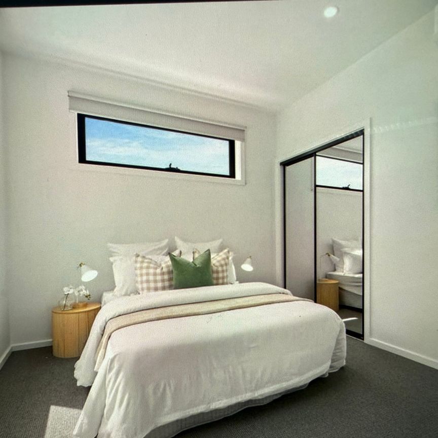 Avondale Heights - Photo 1