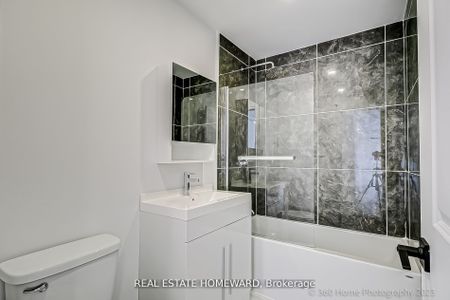 For Lease - 419 Woodbine Avenue Unit# 1, Toronto, Ontario - Photo 4