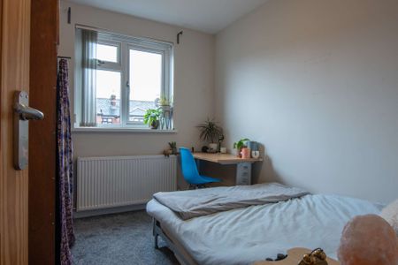 Great location for all universities! - Photo 5