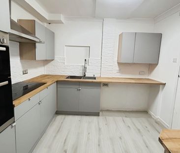 Cedar Road, St. Athan, BARRY - Photo 5