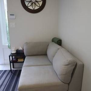 Fully Furnished 1 Bedroom Bsmt Suite Near Nanaimo Skytrain- Short term - Photo 2