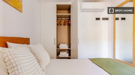 2 room luxury Flat for rent in Barcelona, Spain - Photo 4