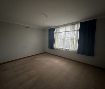 Convenient location, Live here! - Photo 3