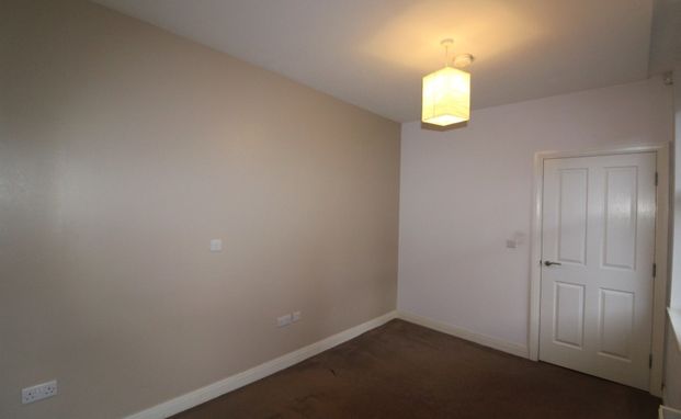 Parkgate, Roundhay Road, Leeds - Photo 1