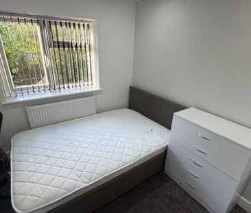 Room 5, Queen Margarets Road, Coventry - Photo 2