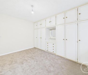 2 bedroom semi-detached bungalow to rent - Photo 4