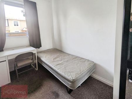 4 bedroom terraced house to rent - Photo 3