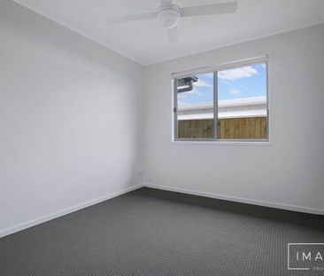 AN INVITING FAMILY HOME!! - Photo 2