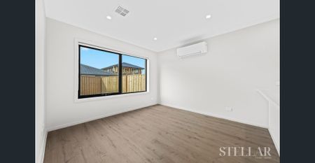 Modern 4-Bedroom Family Home - Available Now - Photo 5