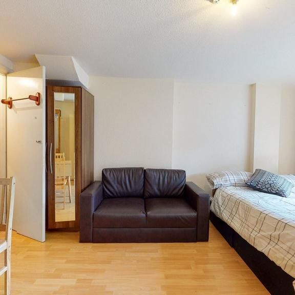Studio to rent - Photo 1