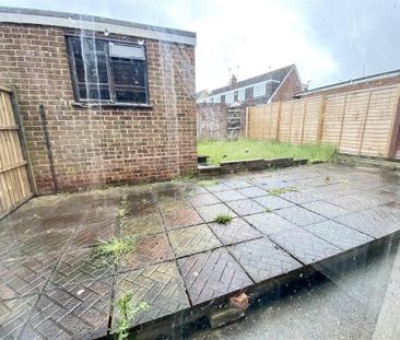 3 bedroom semi-detached house to rent - Photo 6