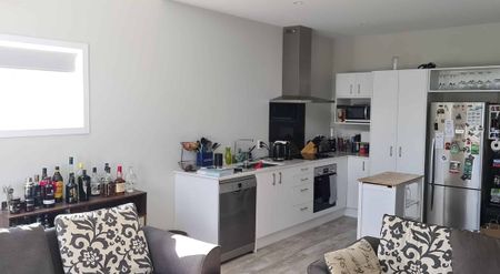 4 Bedrooms, 2 Bathrooms, Garage, Stunning Views!!! - Photo 4