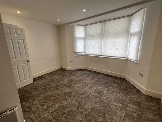 6 bedroom house to rent - Photo 1