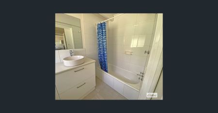 Convenient Living in a Popular Kennington Setting - Photo 5