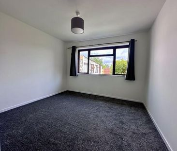 2 bedroom semi-detached bungalow to rent - Photo 4