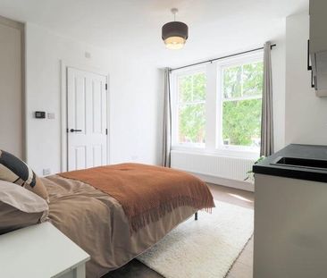 1 bedroom in a house share to rent - Photo 3