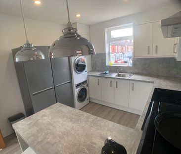 1 bedroom in a house share to rent - Photo 6