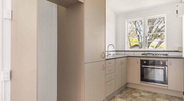 Gorgeous 3 bedroom Kiwi bungalow - Photo 1