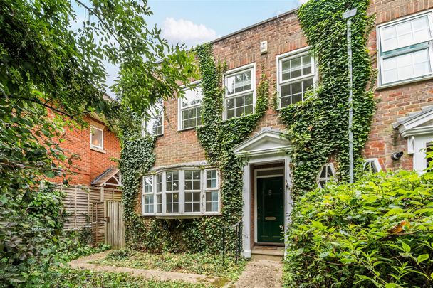 The Farthingales, Maidenhead, SL6 - Photo 1