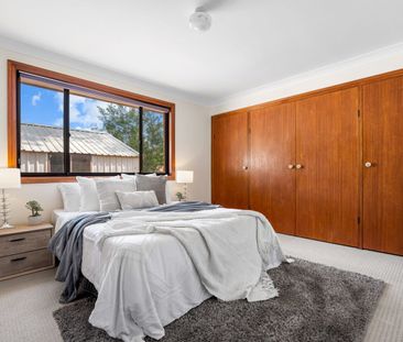 Move in ready family home with flat yard in Wentworth Falls - Photo 5