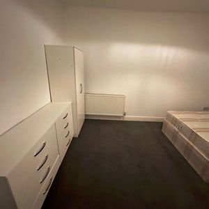 Room in a Shared House, Muswell Hill Broadway, N10 - Photo 3