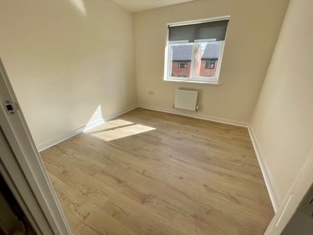 3 Bed Semi-Detached House, Poppy Lane, M6 - Photo 2