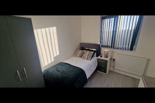Room in a Shared Flat, Ladypool Road, B12 - Photo 1