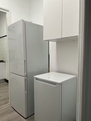 Carrer de la Creu Coberta, Barcelona, Catalonia 08014 - Photo 5