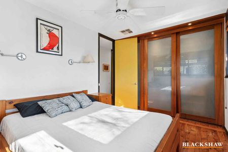 Three Bedroom Home With Beautiful Landscaped Gardens - Photo 3