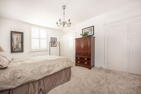 6 bedroom semi-detached house to rent - Photo 2