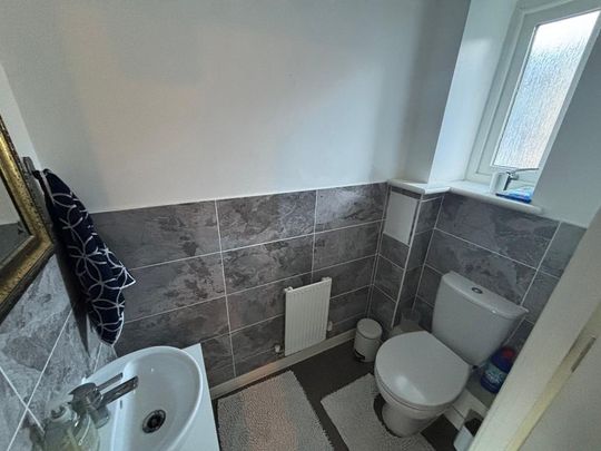 2 bedroom terraced house to rent - Photo 1